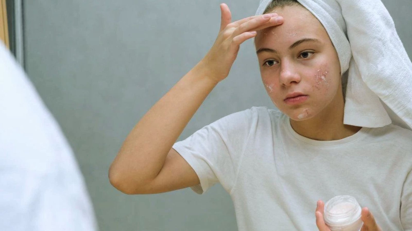 Why Does My Face Burn When I Put on Moisturizer?