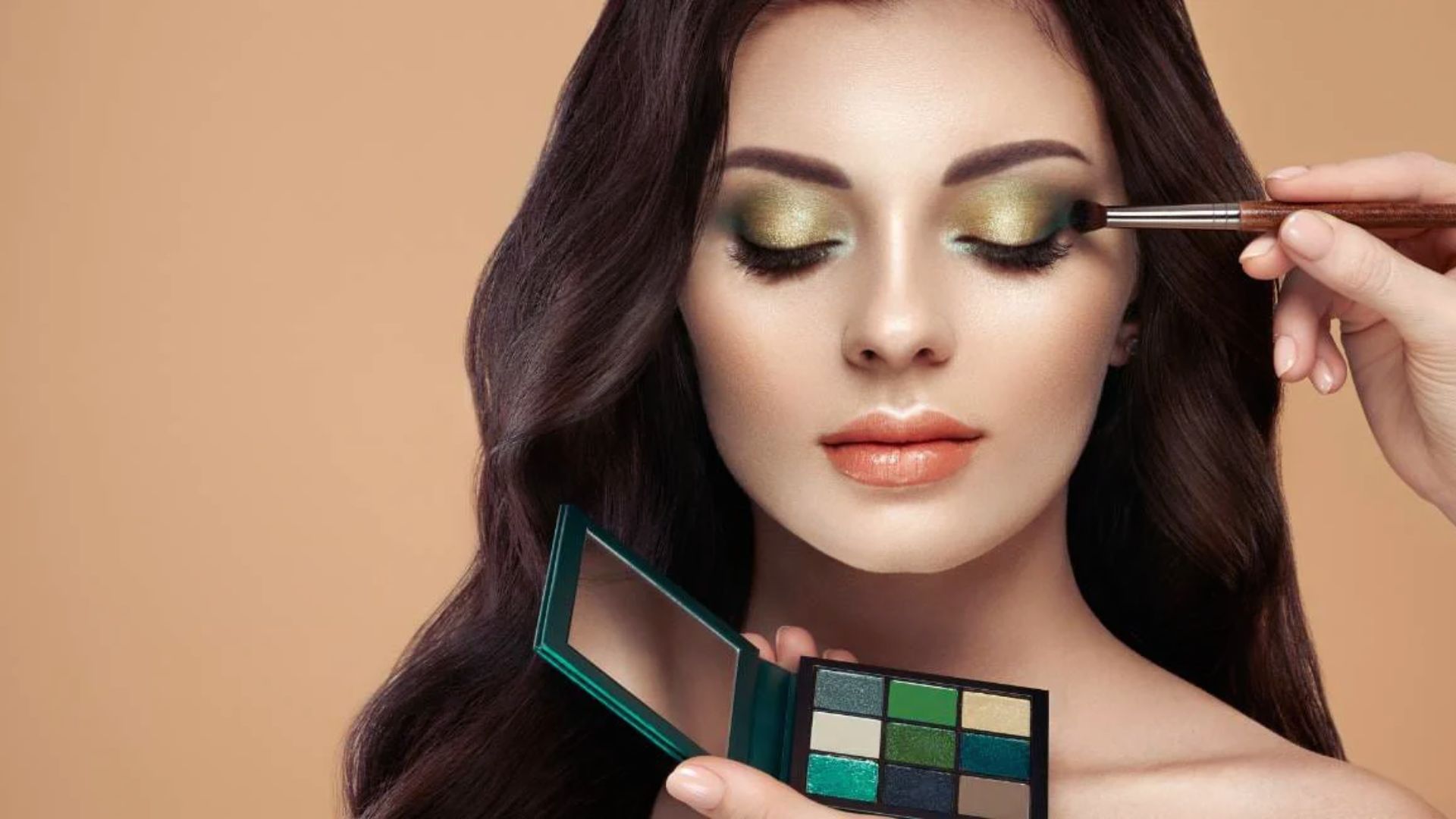 How to Choose the Right Shades for Simple Green Eyeshadow
