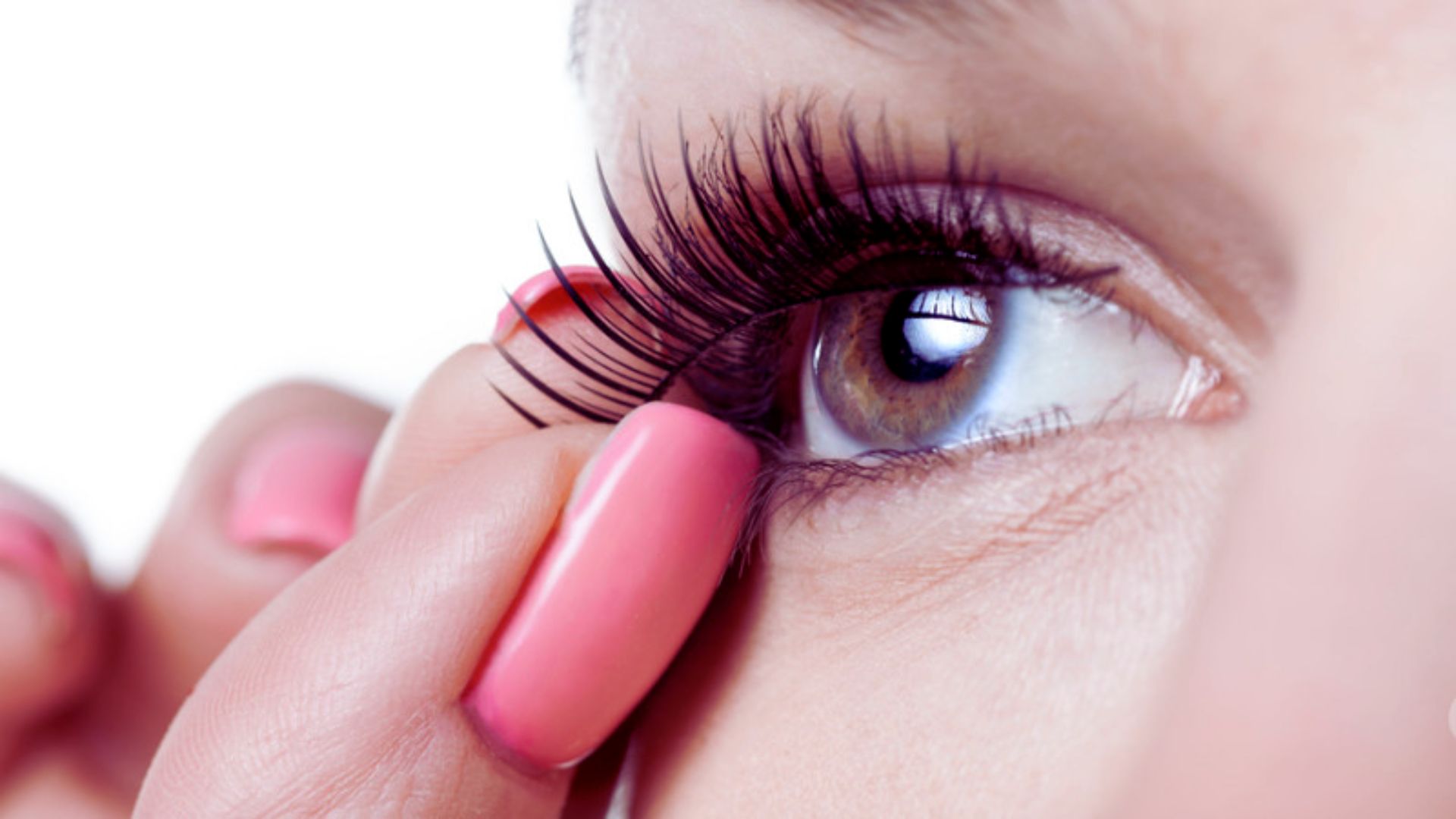 Apply Strip Lashes on Yourself