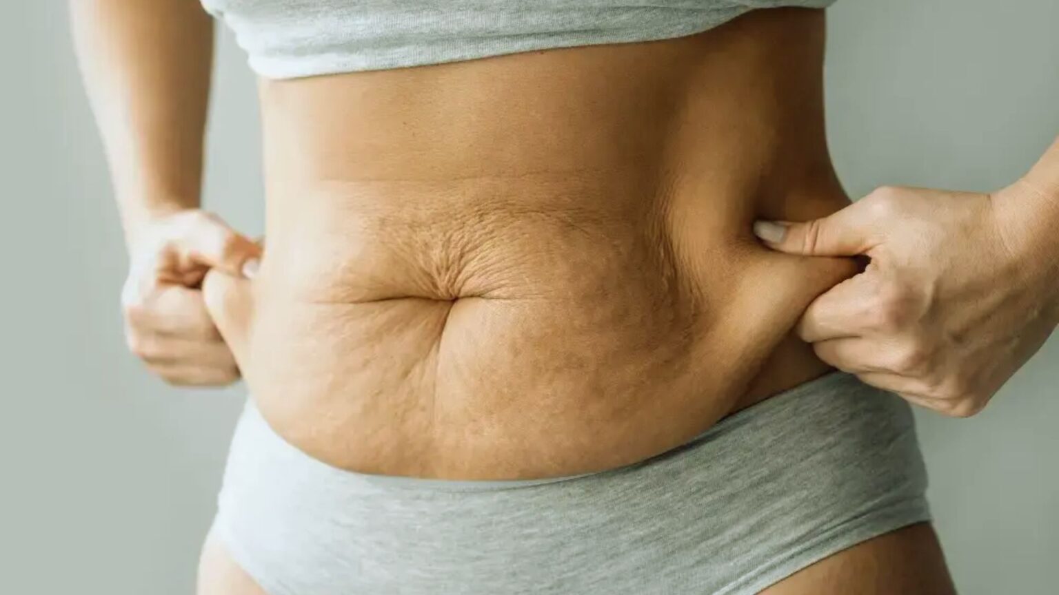 Body Positive Pale Best Colors for Pale Skin That Make You Glow - BeautyandColour